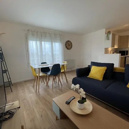 דירה Le Geneslay - Circuit - T3 - 6p - Reve Au Mans לה מאנש